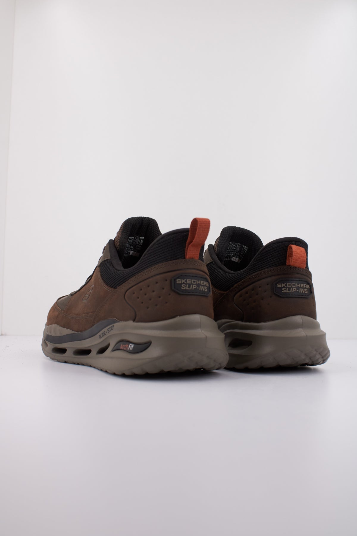 SKECHERS ARCH FIT ORVAN - MOXLEY en color MARRON (4)