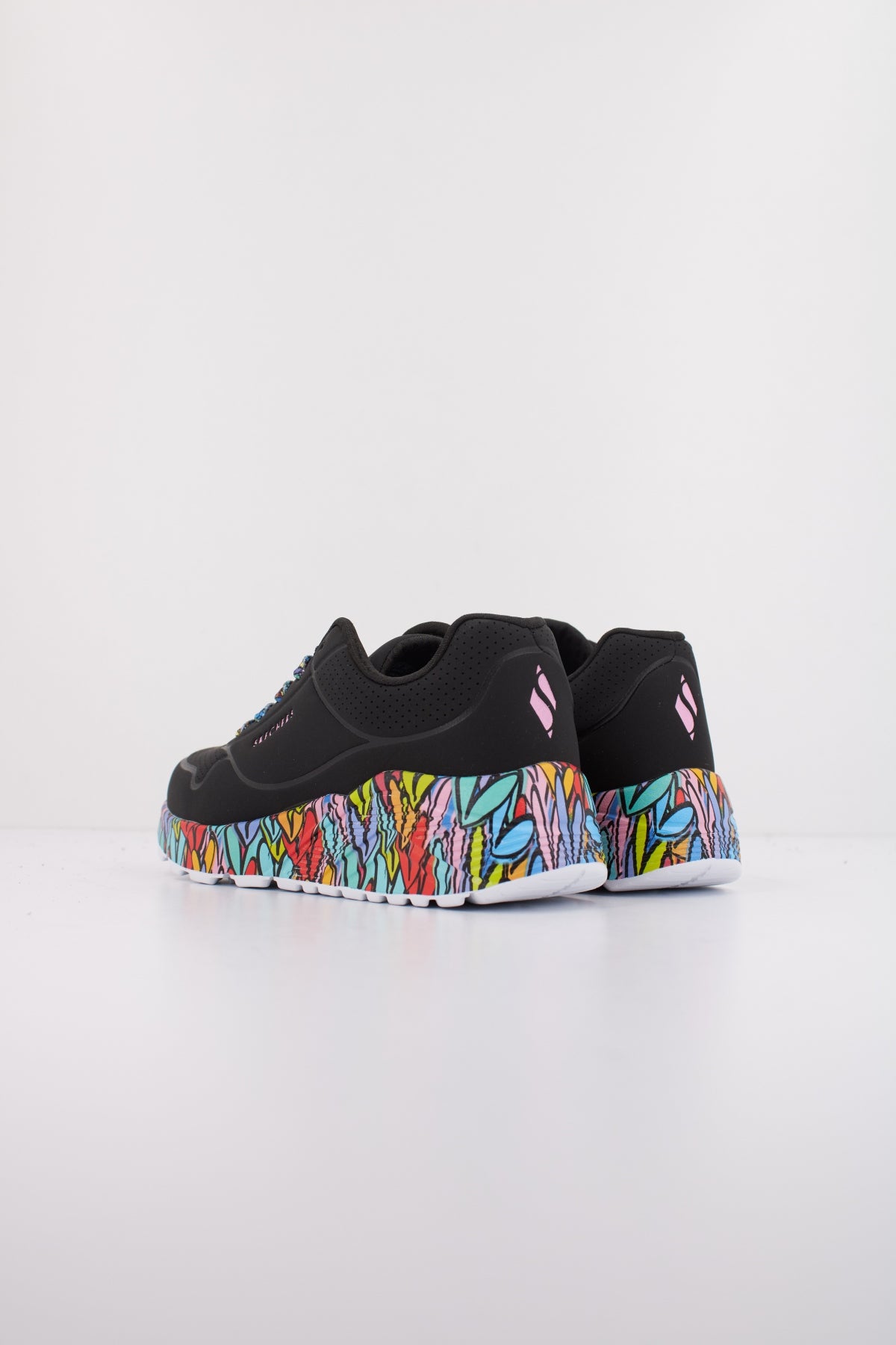 SKECHERS UNO LITESUBTLE LOVE en color NEGRO  (4)