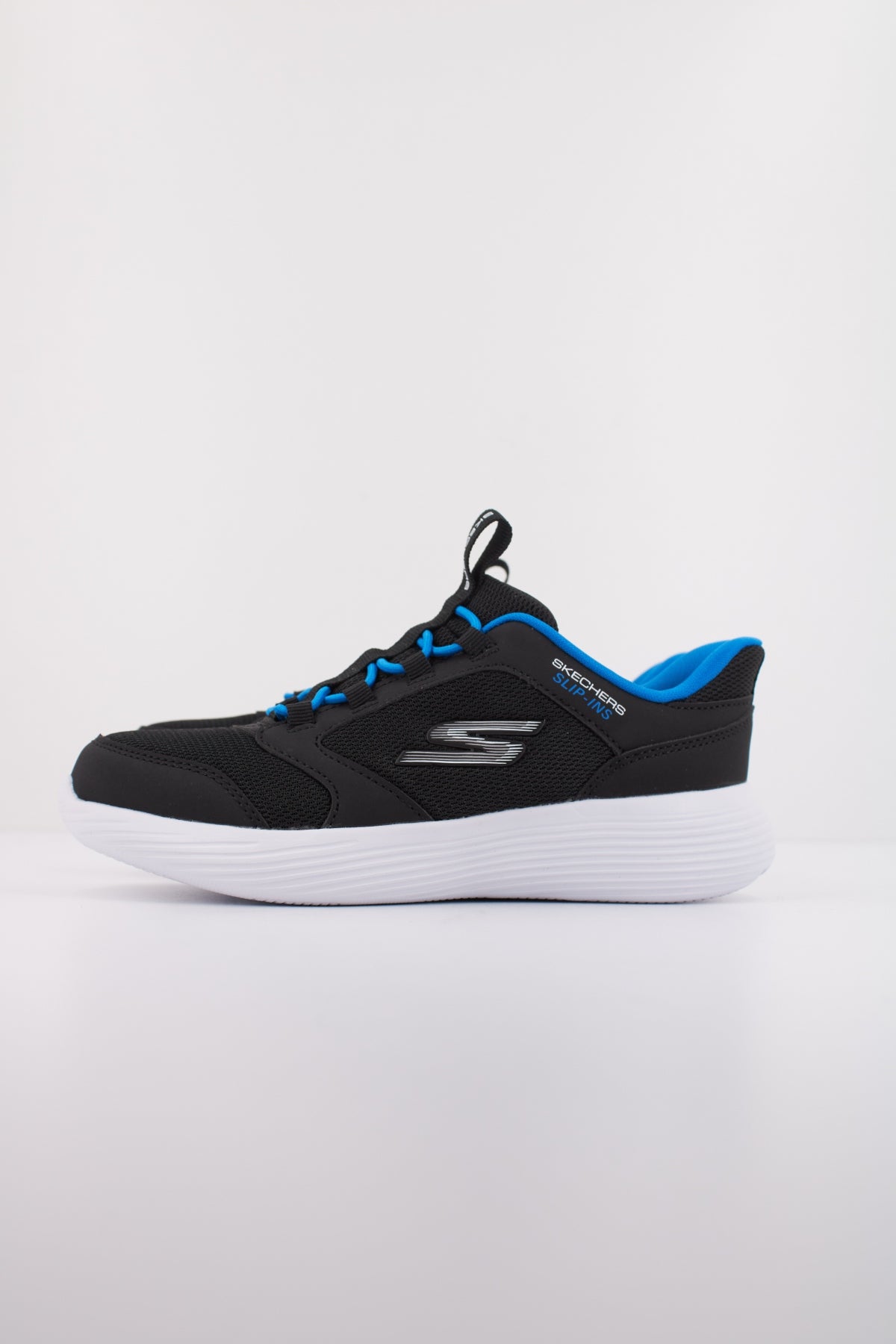 SKECHERS RUN V TURBO BRISK en color NEGRO (1)