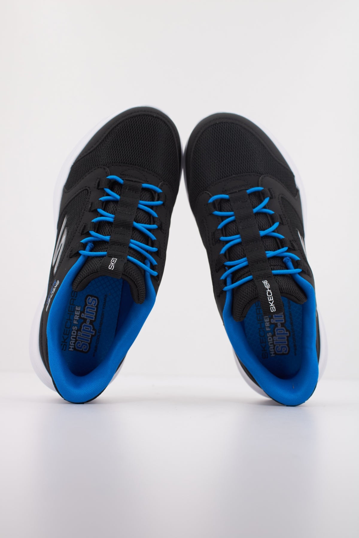 SKECHERS RUN V TURBO BRISK en color NEGRO (3)