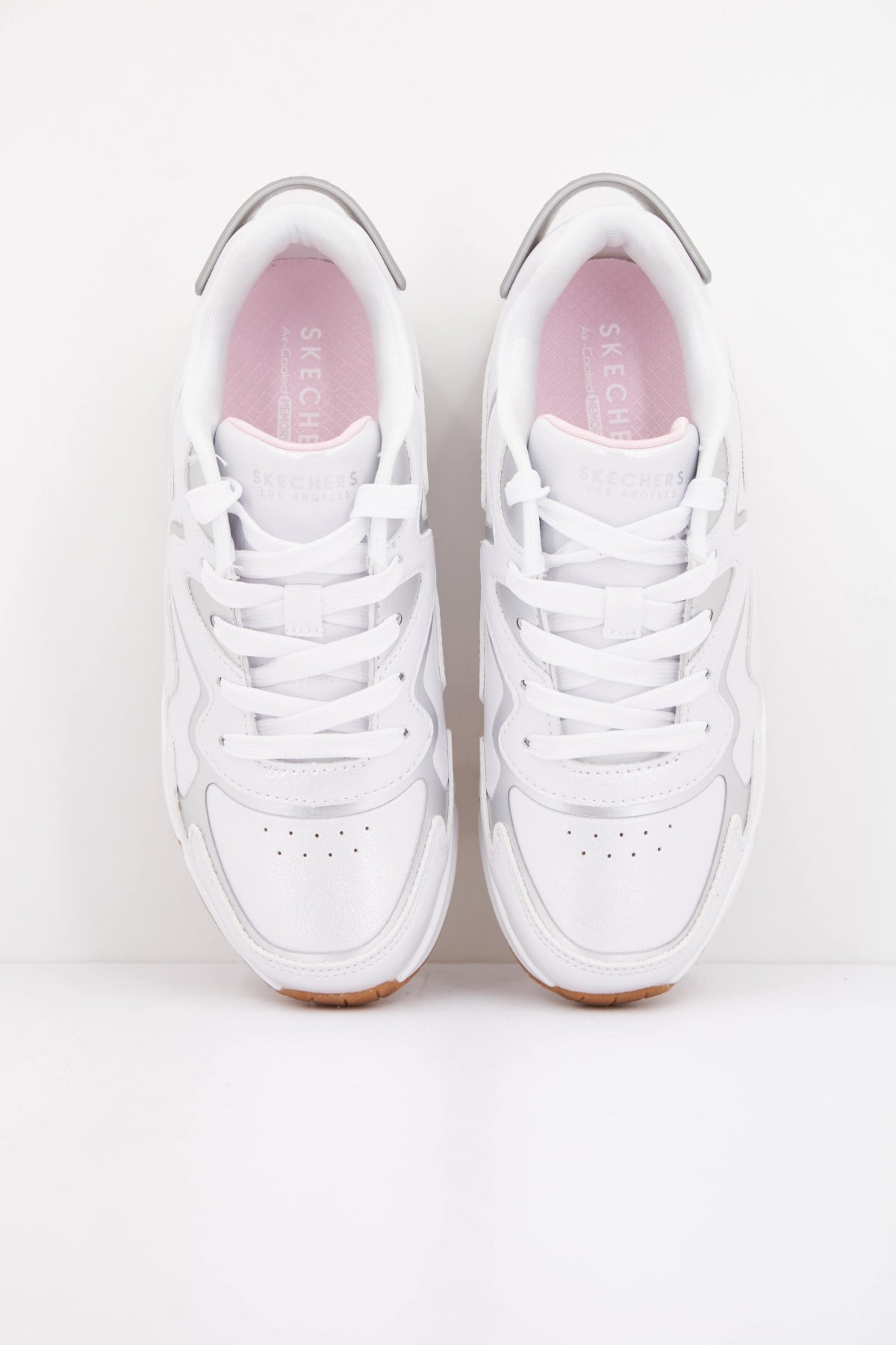 SKECHERS UNO GEN WAVY SHIMMER en color PLATA (3)
