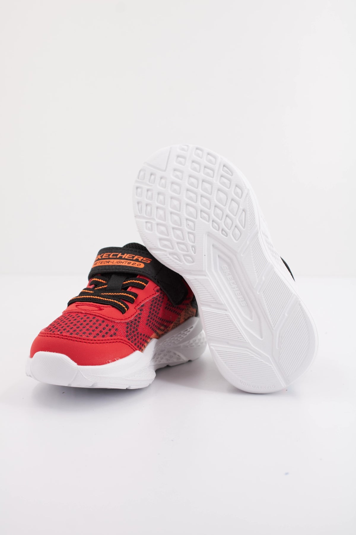 SKECHERS METEOR LIGHTS en color ROJO (5)