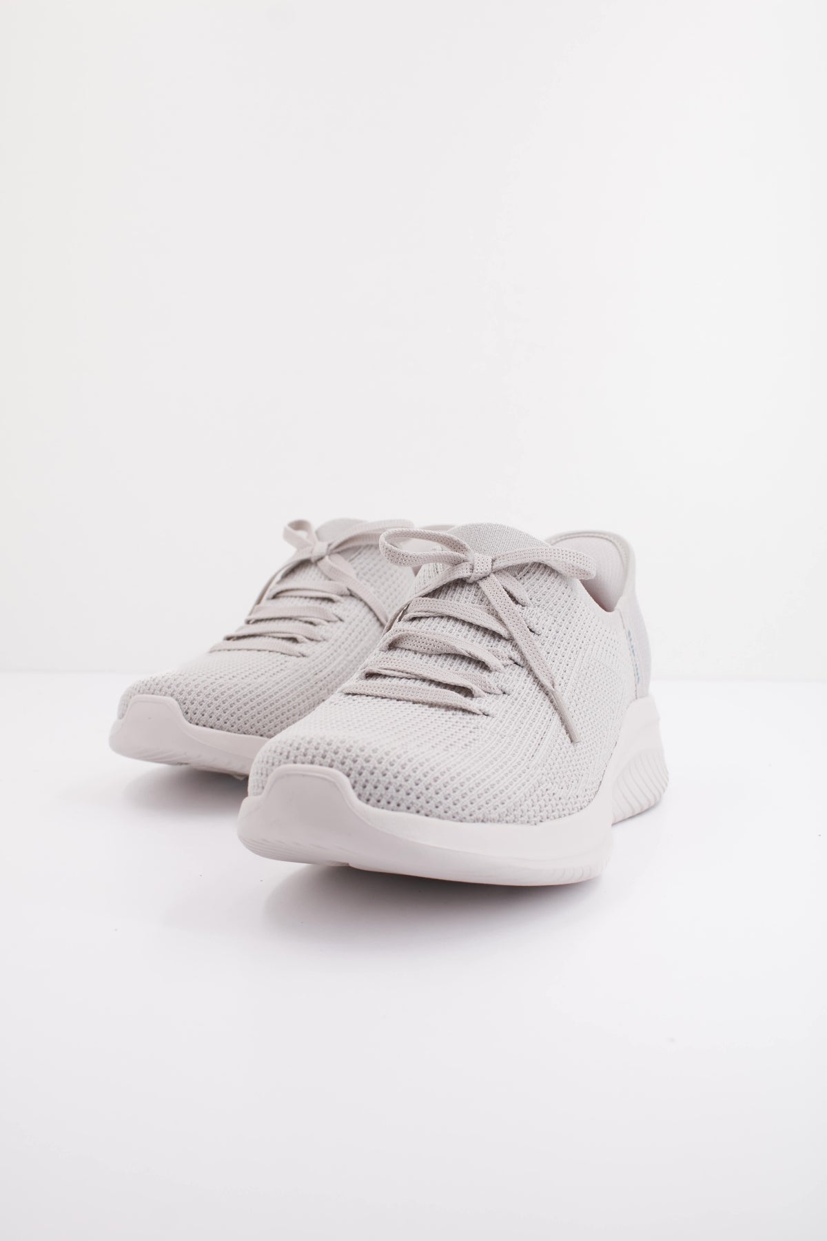 SKECHERS ULTRA FLEX . ELEVATED MOT en color GRIS (2)