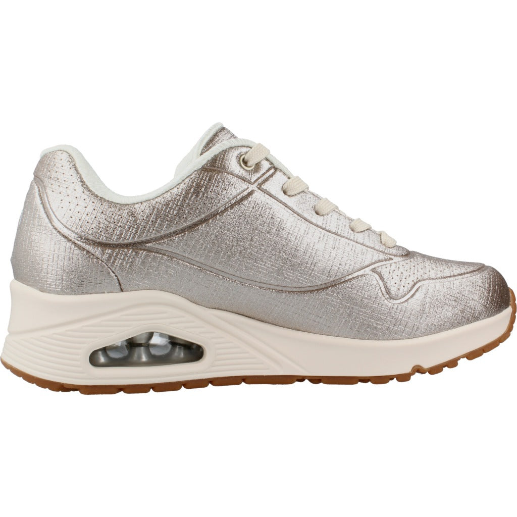 SKECHERS UNO SHININ BRIGHT en color PLATA (4)