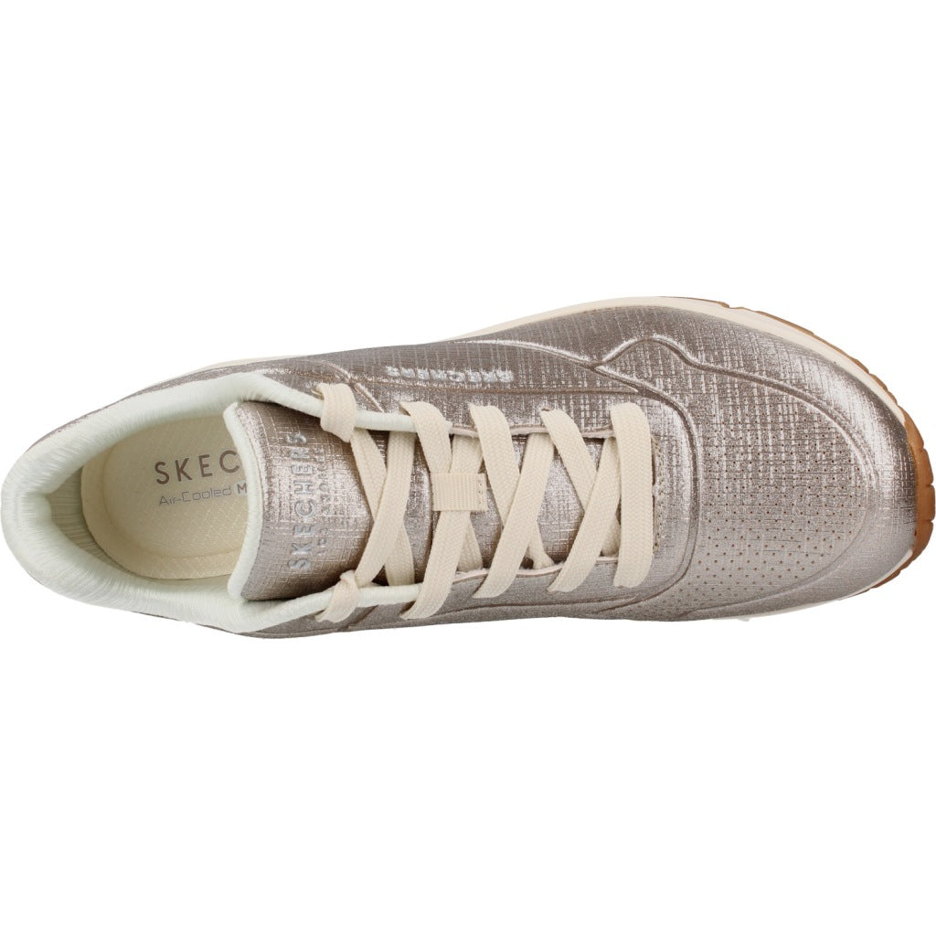 SKECHERS UNO SHININ BRIGHT en color PLATA (7)