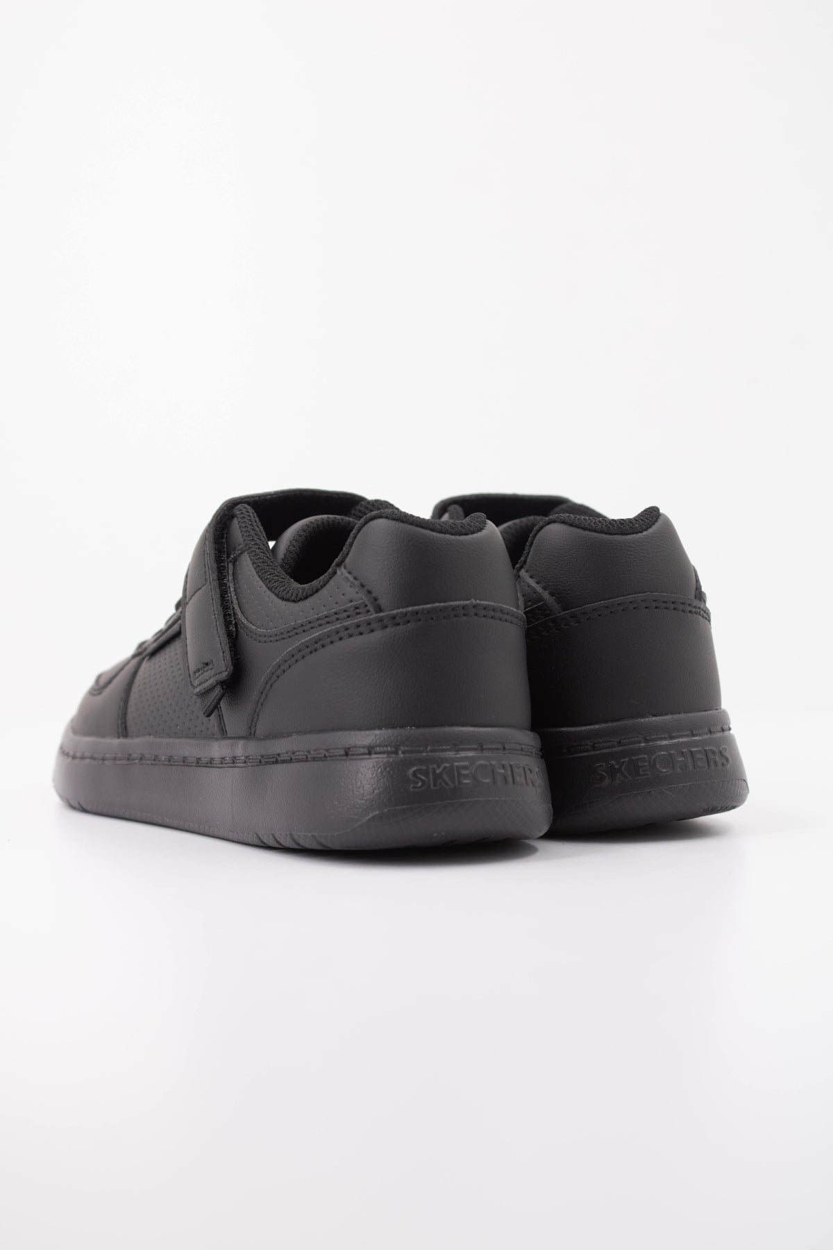 SKECHERS L en color NEGRO (4)