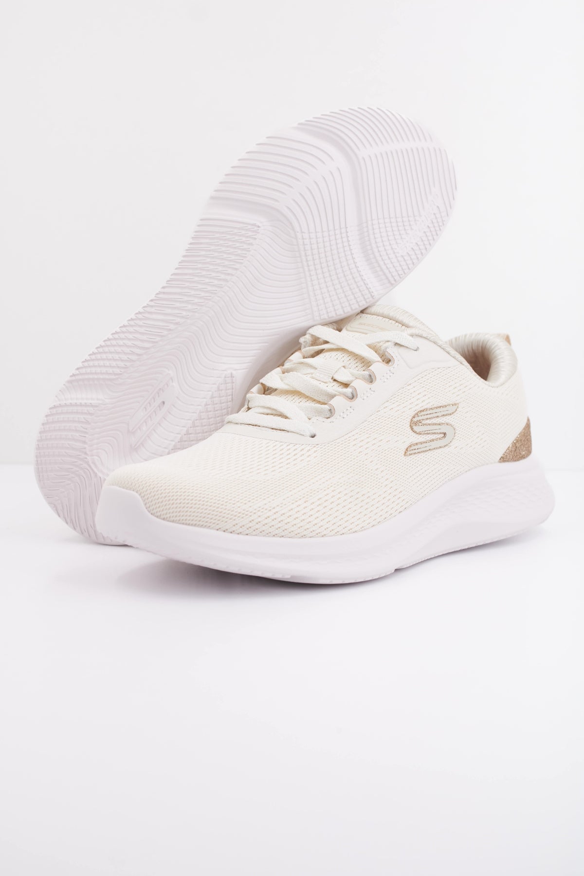 SKECHERS LITE PRO . BRILLIAN en color BLANCO (5)