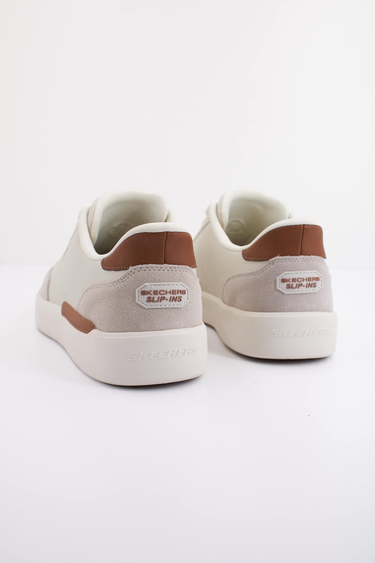 SKECHERS SLIP-INS VERLOMA RADICAL en color BEIS (4)
