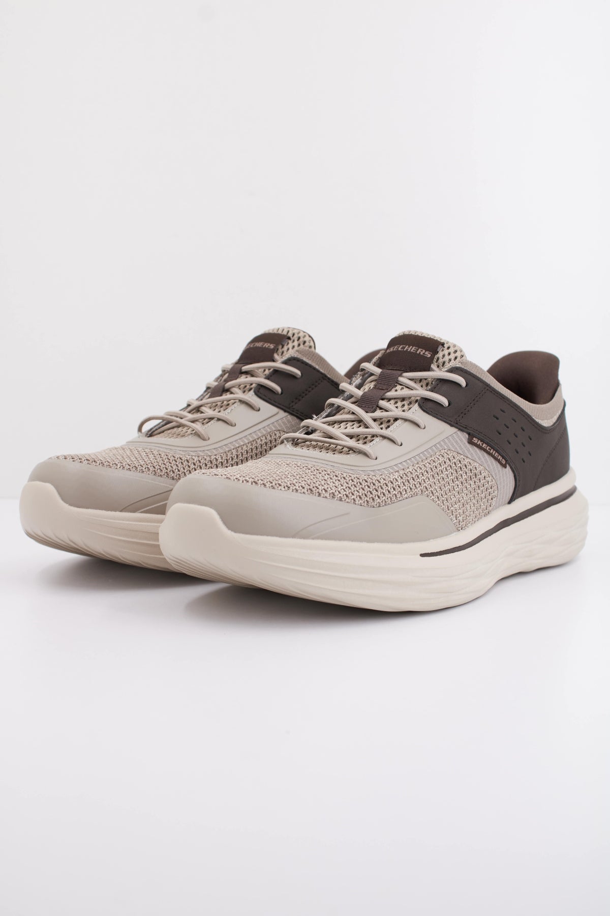 SKECHERS NEVARRO TAVO en color GRIS (2)