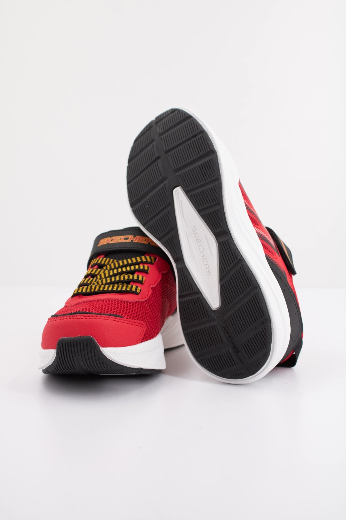 SKECHERS MICROSPEC TREAD en color ROJO (5)
