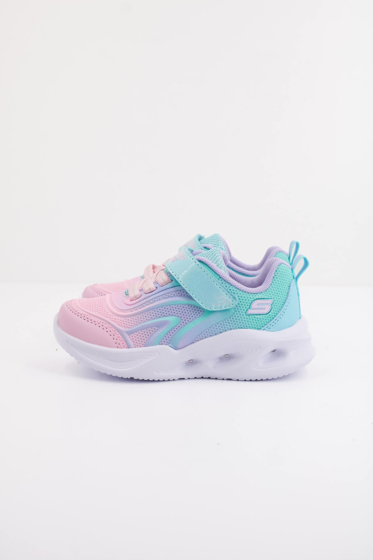 SKECHERS SOLA GLOW en color MULTICOLOR (1)