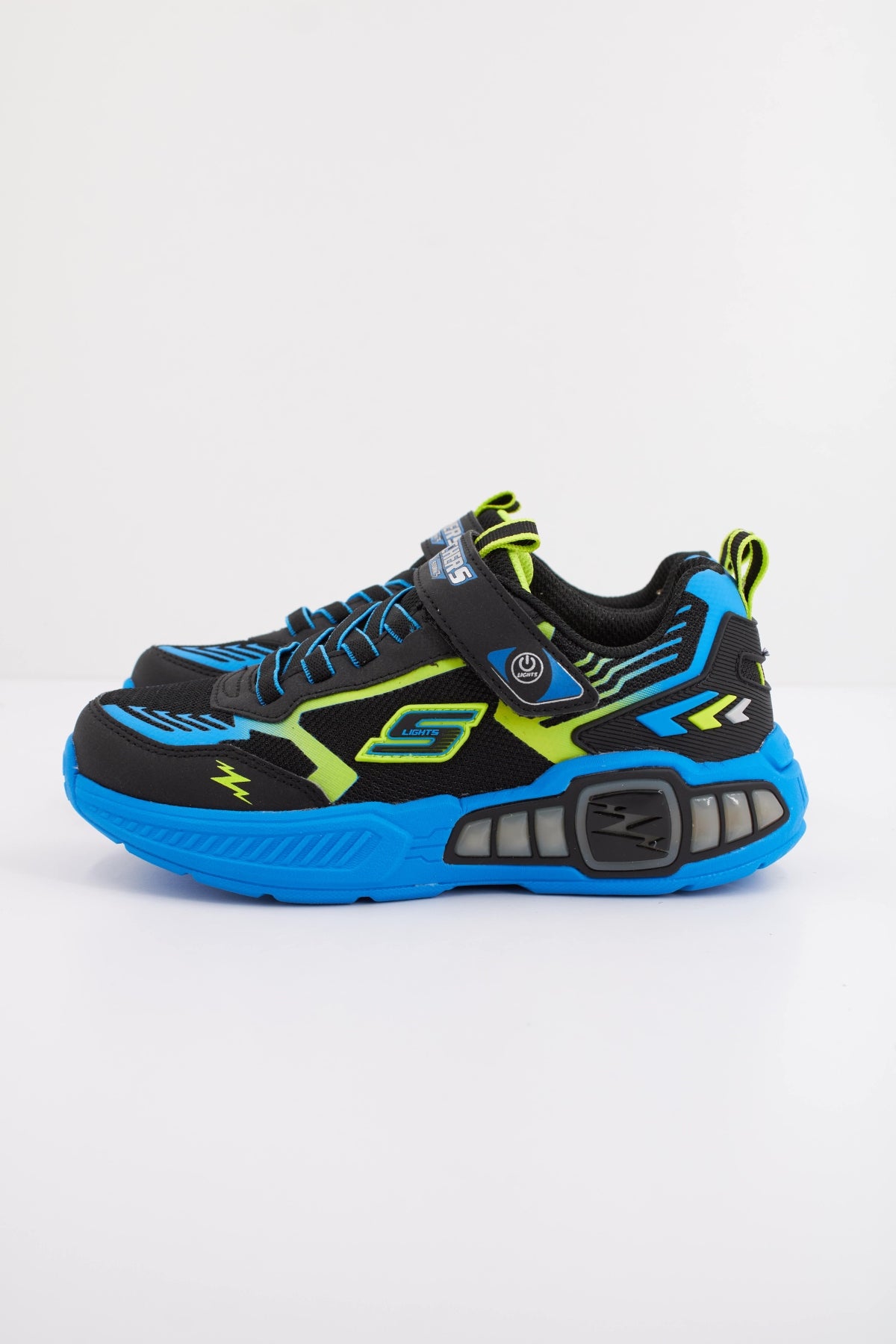 SKECHERS LIGHT STORM en color NEGRO (1)