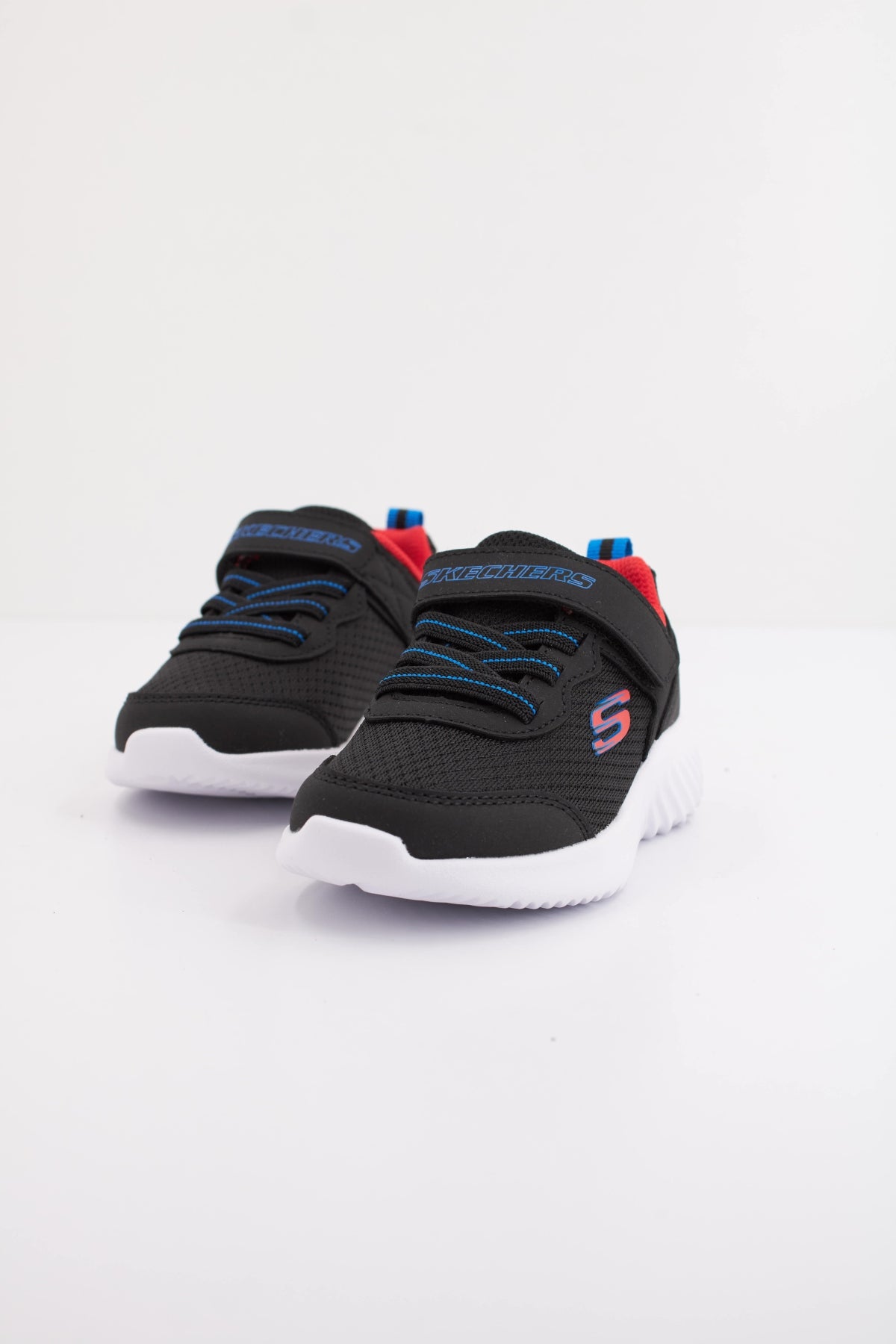 SKECHERS BOUNDER TECHROX en color NEGRO (2)