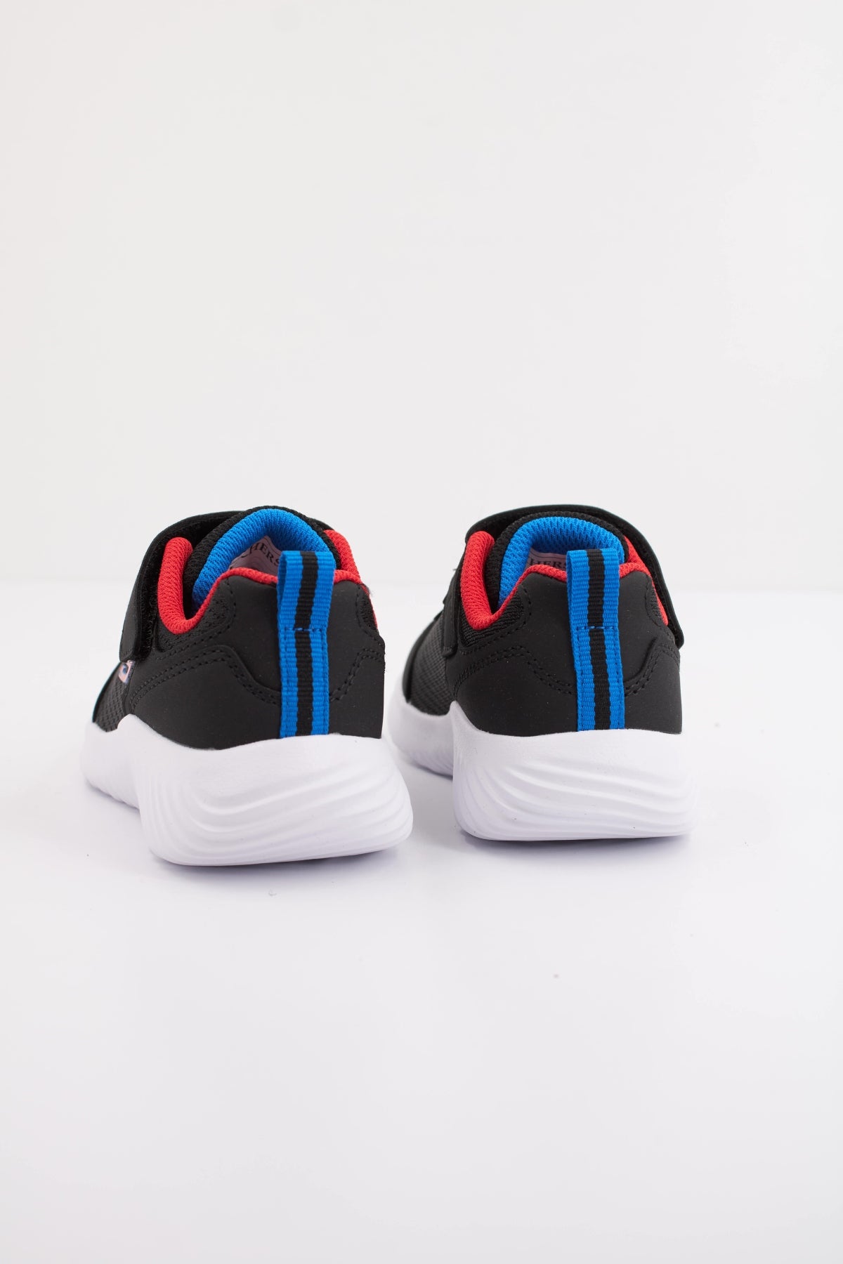 SKECHERS BOUNDER TECHROX en color NEGRO (4)
