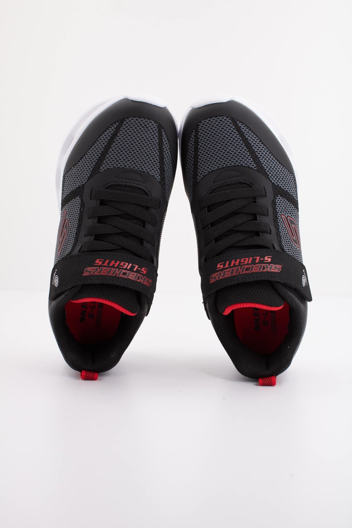 SKECHERS GLIDE STEP LIGHT en color NEGRO (3)