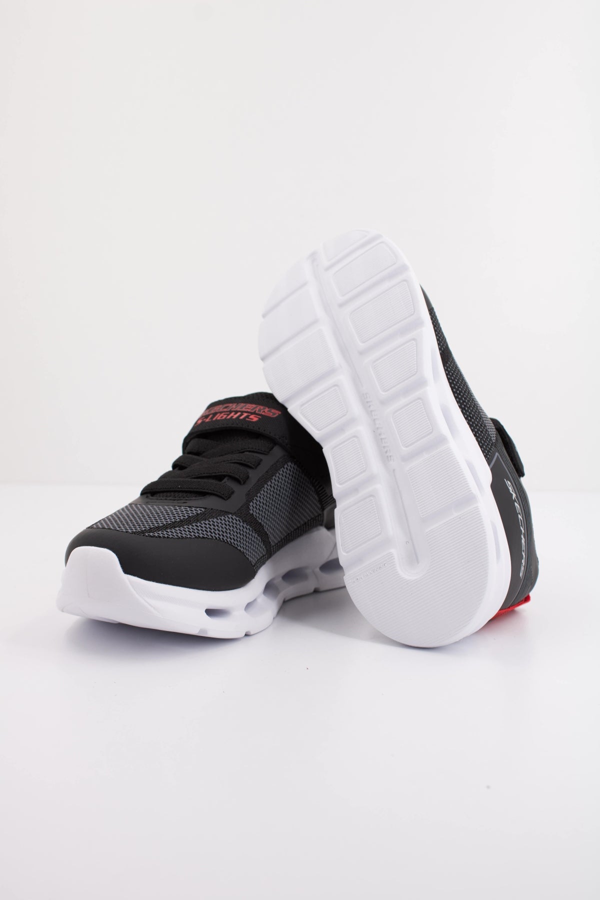 SKECHERS GLIDE STEP LIGHT en color NEGRO (5)