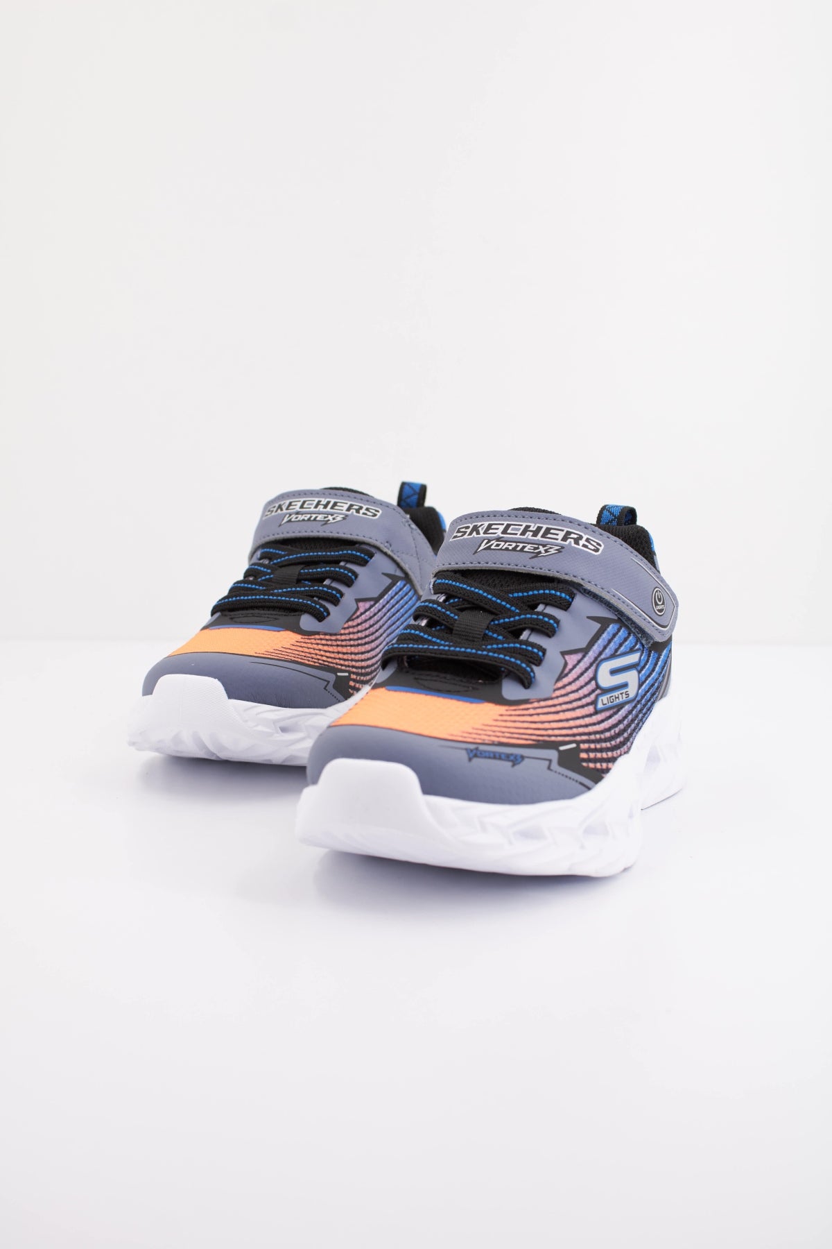 SKECHERS VORTEX . en color GRIS (2)