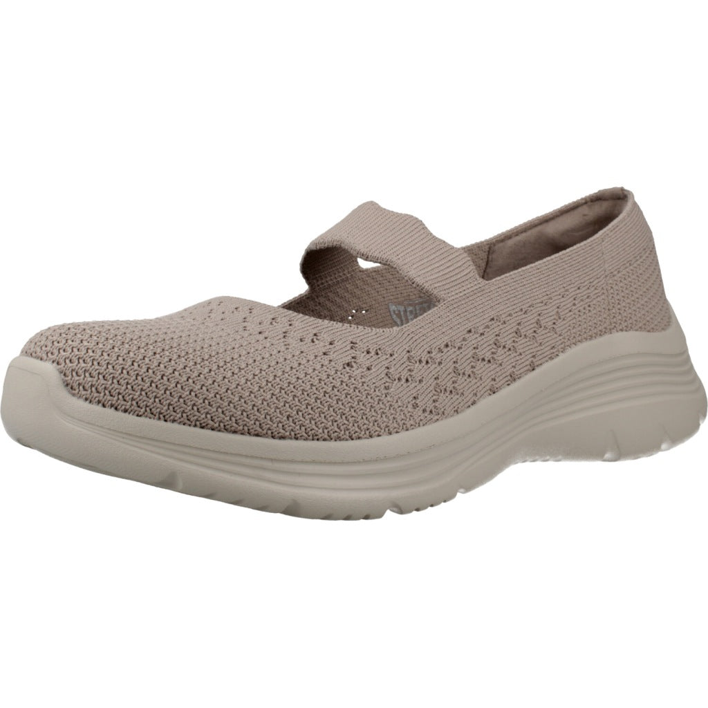 SKECHERS BEDFORD CHEERFUL GLOW en color BEIS (1)