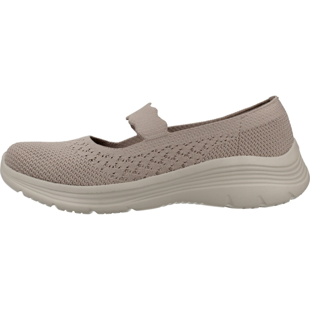 SKECHERS BEDFORD CHEERFUL GLOW en color BEIS (2)