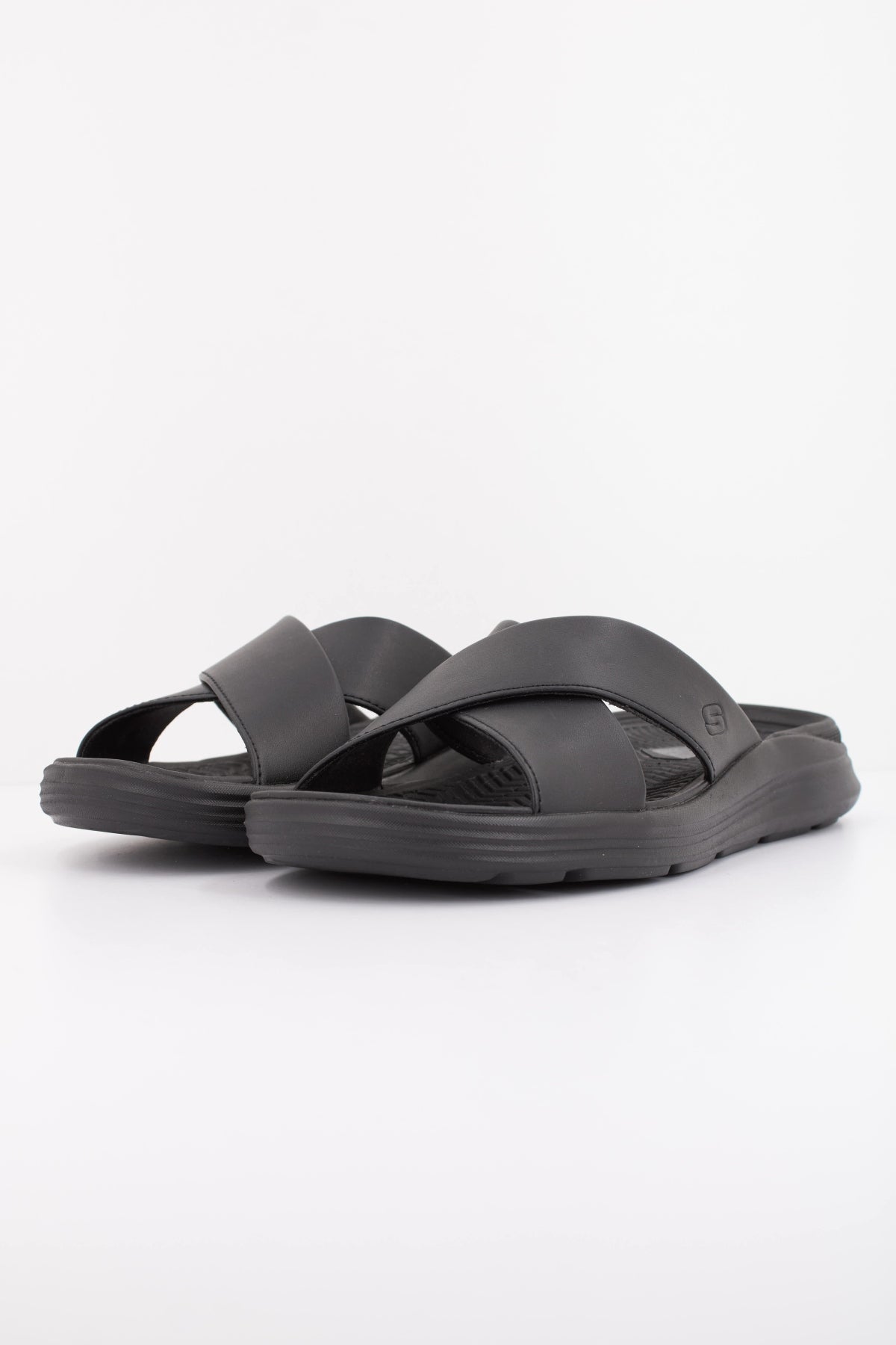 SKECHERS SARGO DENAL en color NEGRO (2)