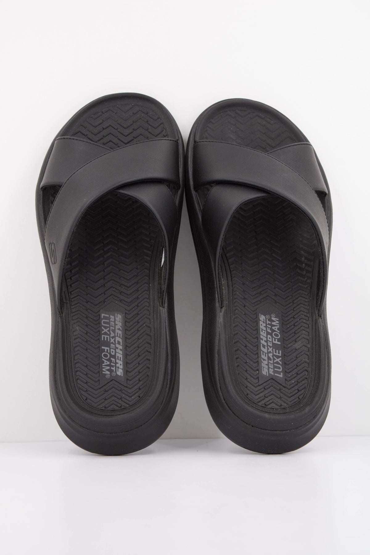 SKECHERS SARGO DENAL en color NEGRO (3)