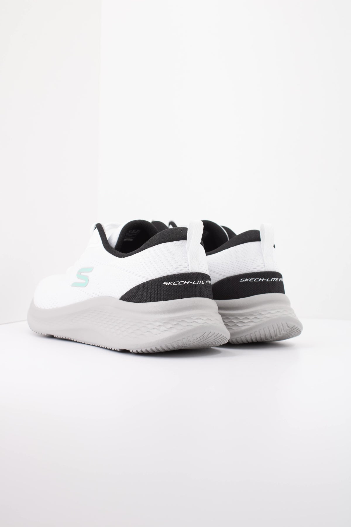 SKECHERS SKECH LITE PRO . BERRIX en color BLANCO (4)