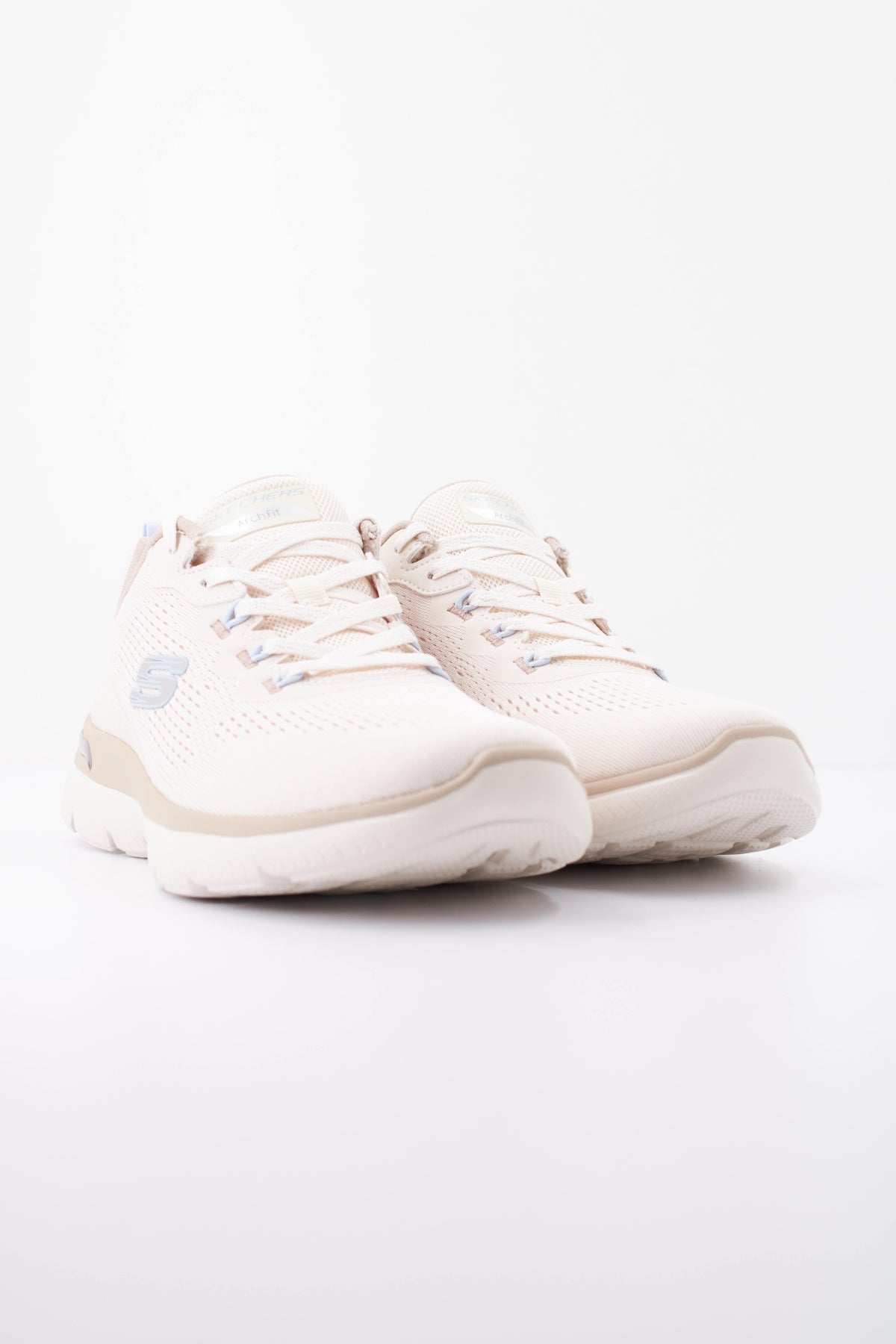 SKECHERS ARCH FIT SUMMITS DAILY FLOW en color BEIS (2)