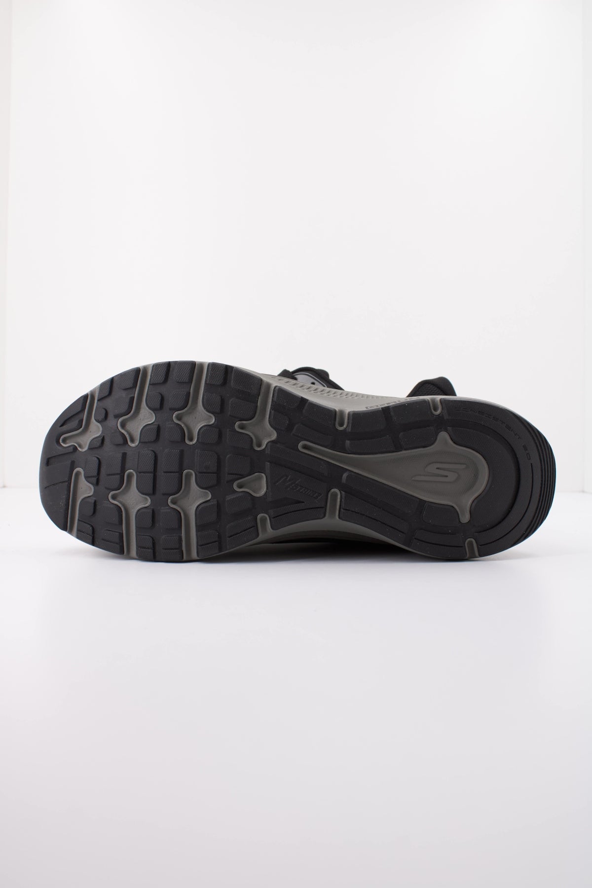SKECHERS GO RUN CONSISTENT . en color NEGRO (5)