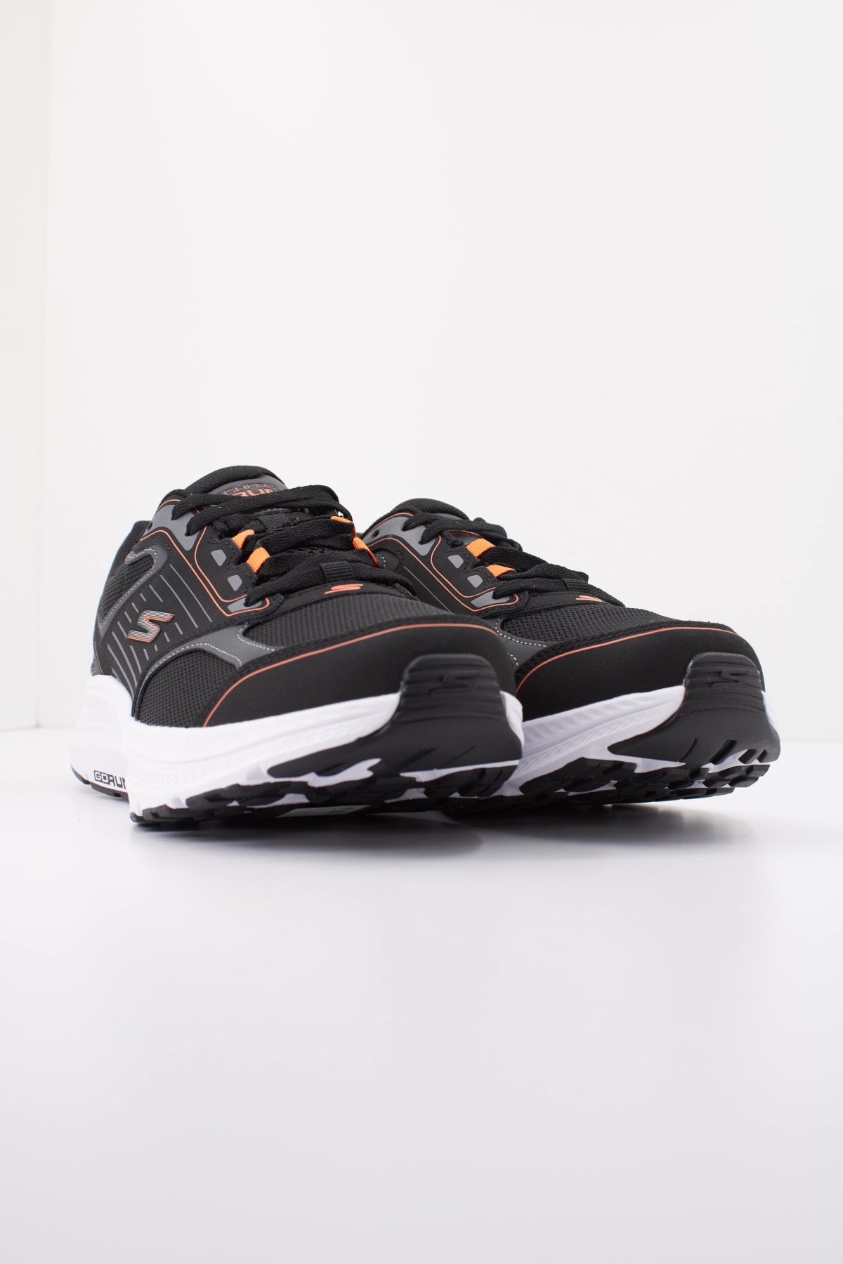 SKECHERS GO RUN CONSISTENT . en color NEGRO (2)