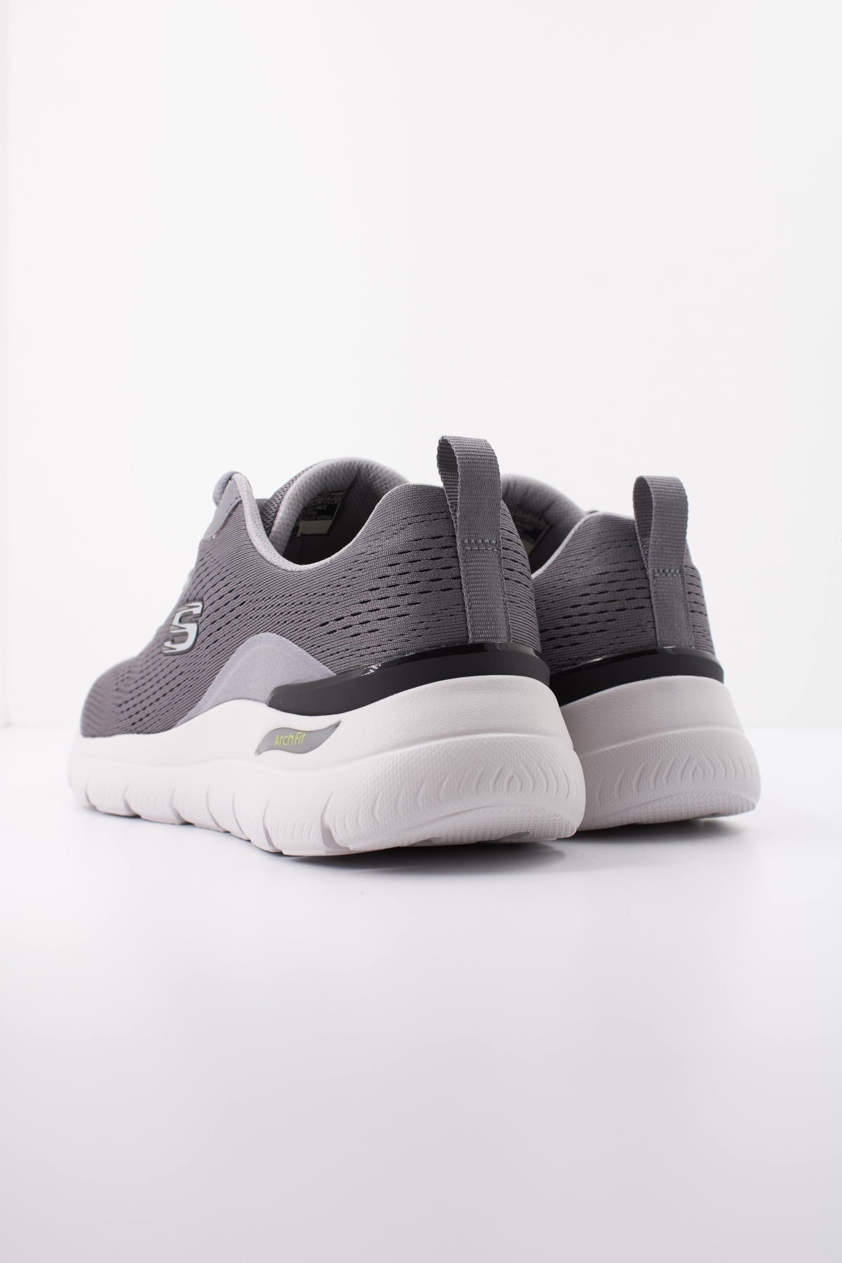 SKECHERS ARCH FIT SUMMITS - KRAVEL en color GRIS (4)
