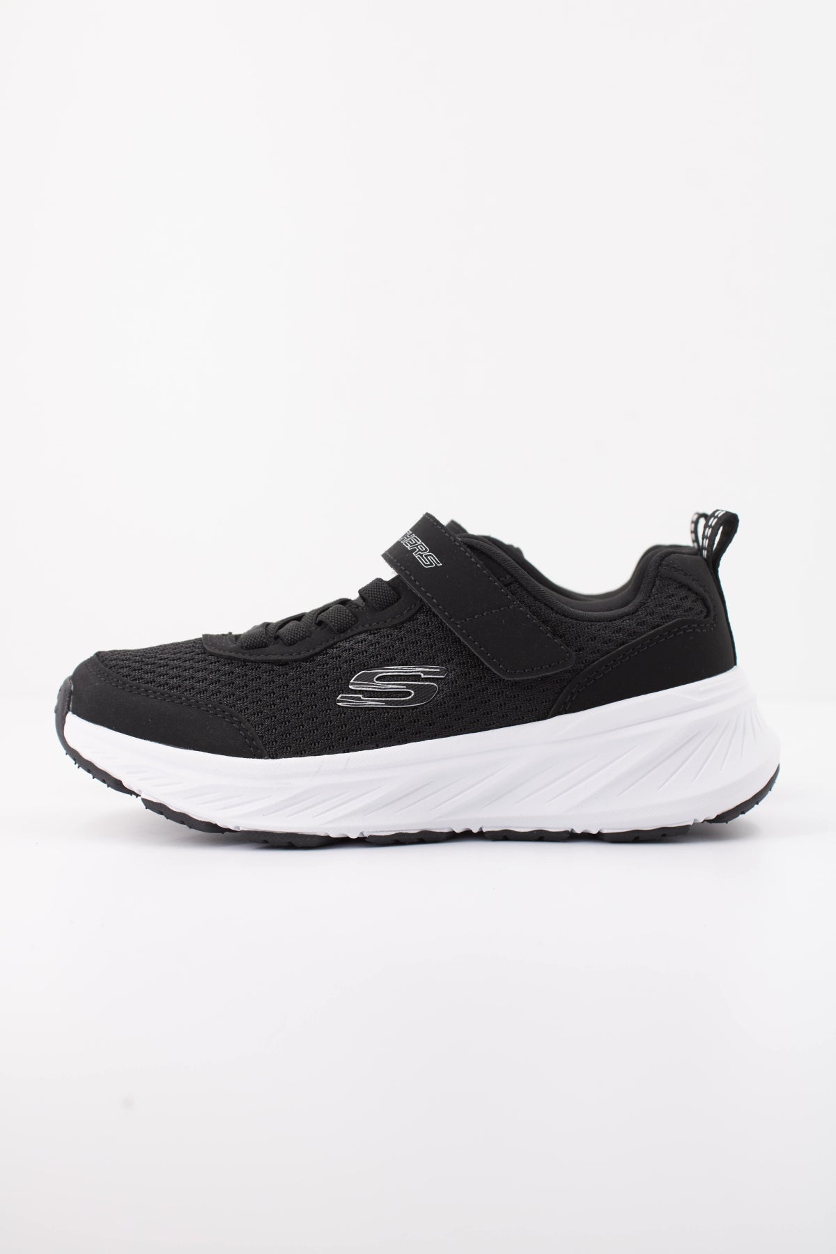 SKECHERS LS en color NEGRO (1)