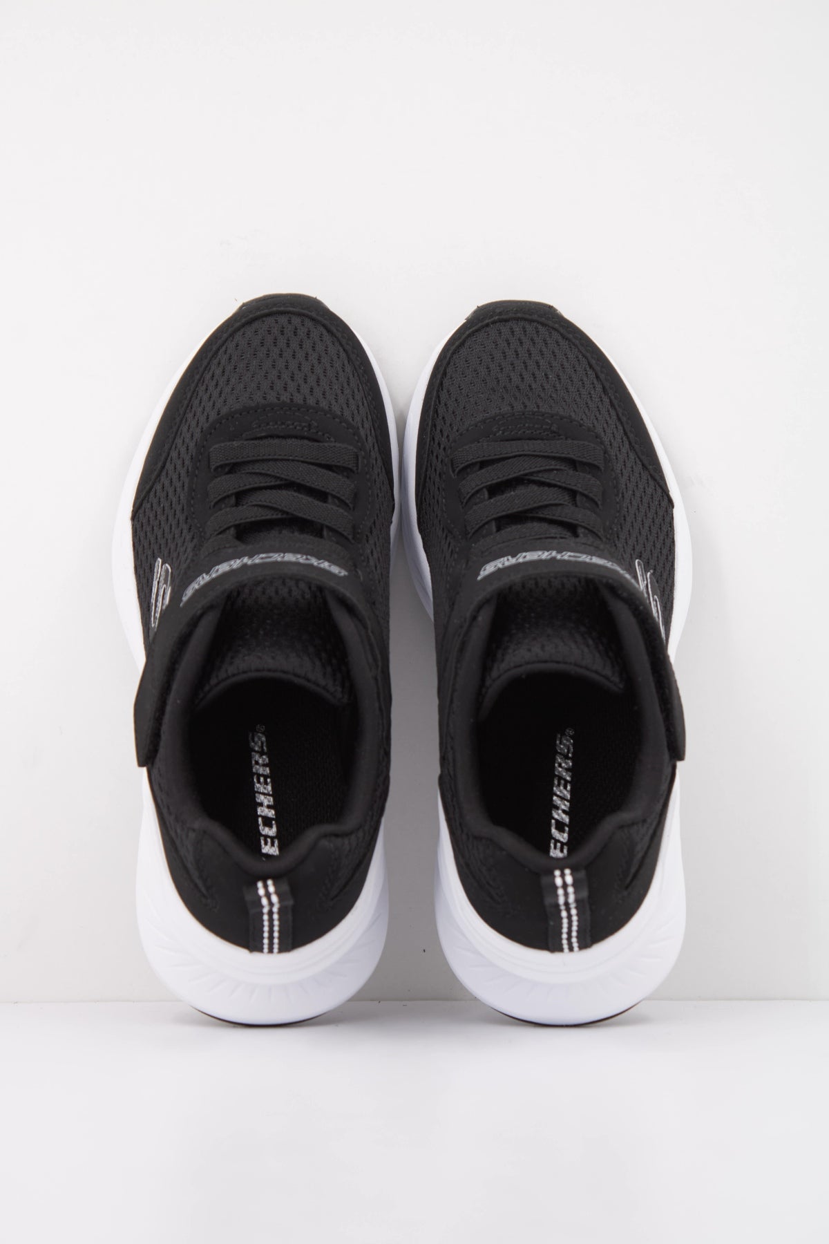SKECHERS LS en color NEGRO (3)