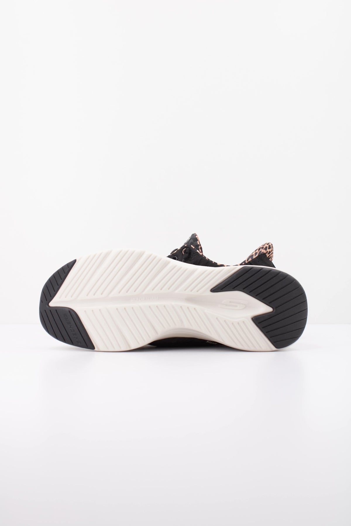 SKECHERS S en color NEGRO (5)