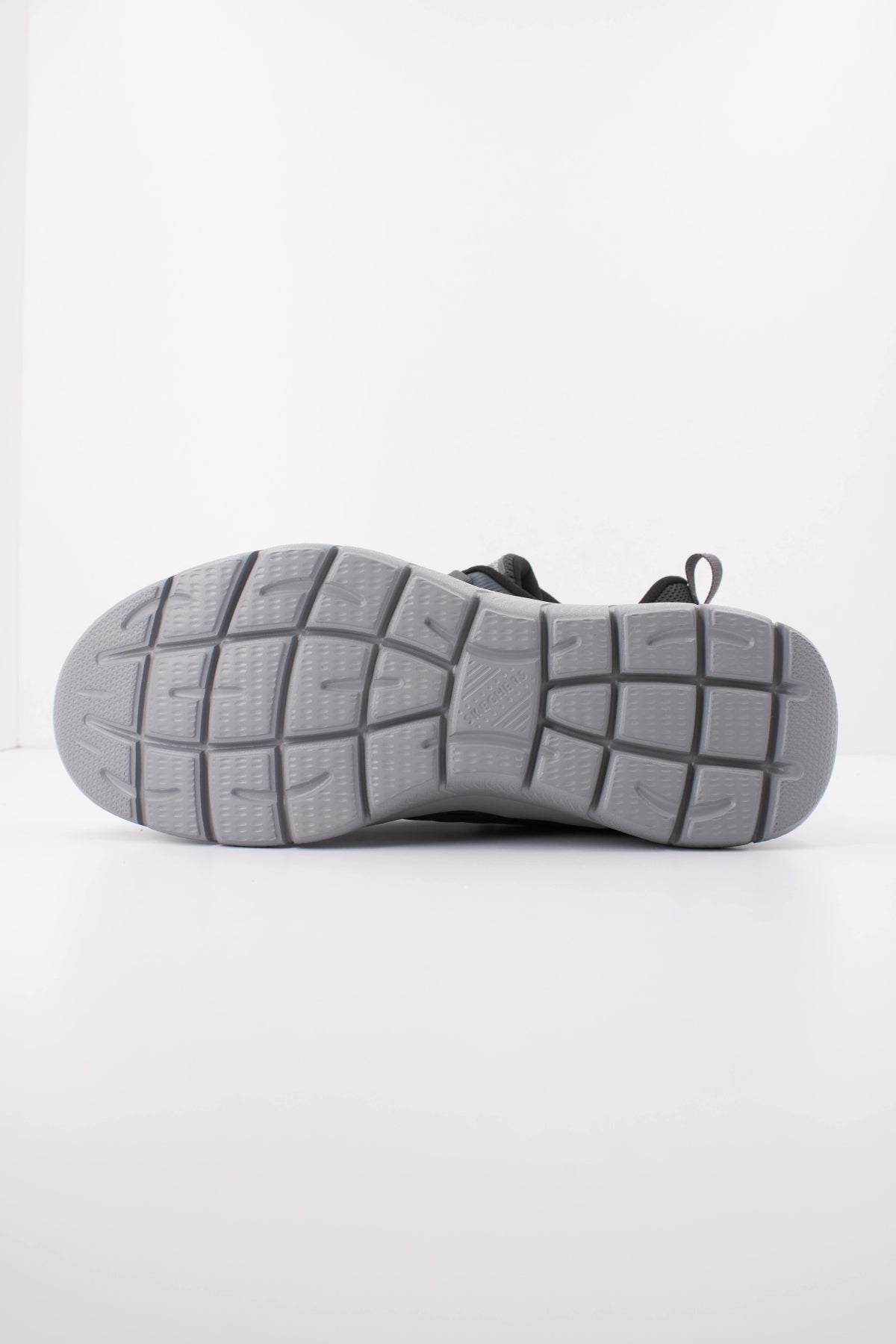 SKECHERS ARCH FIT SUMMITS - LEEGE en color GRIS (5)