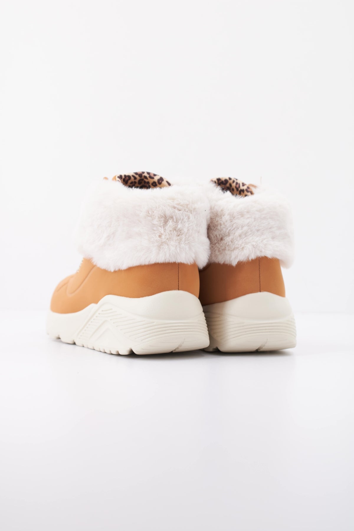 SKECHERS LS en color MARRON CLARO (4)