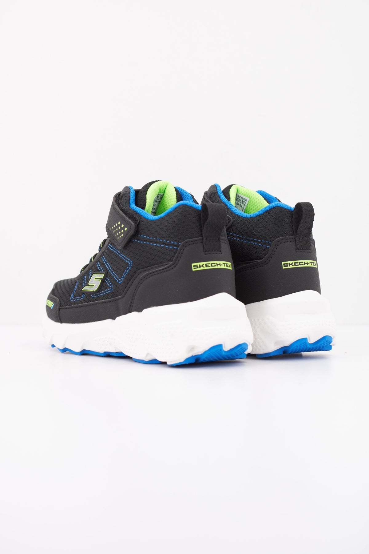 SKECHERS LS en color NEGRO (4)