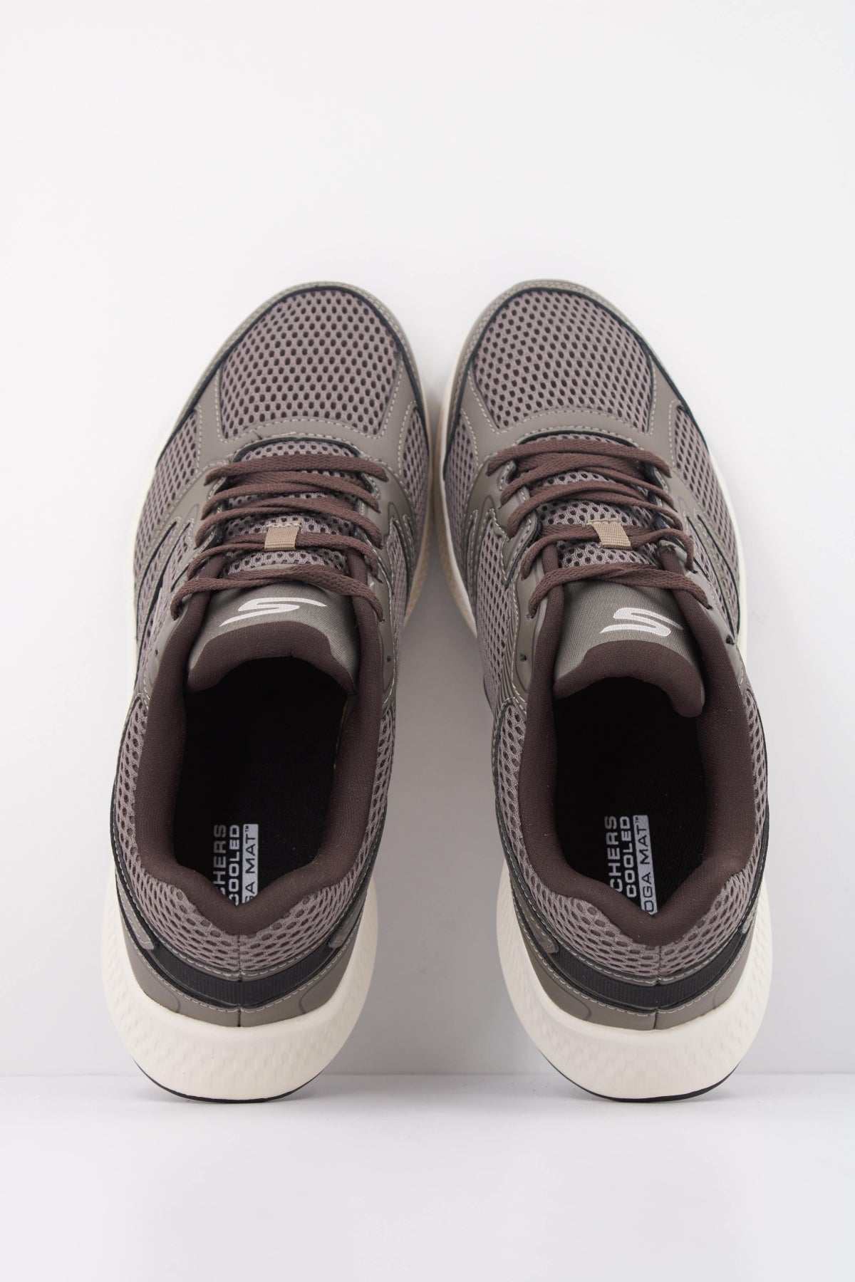 SKECHERS en color VERDE (3)