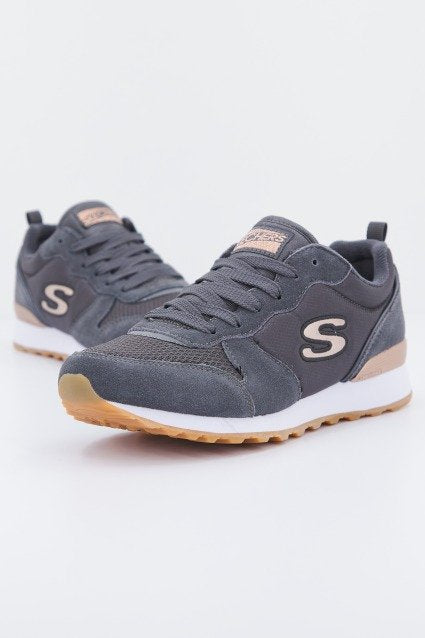 SKECHERS RETROS-OG -GOLDN GURL en color GRIS (1)