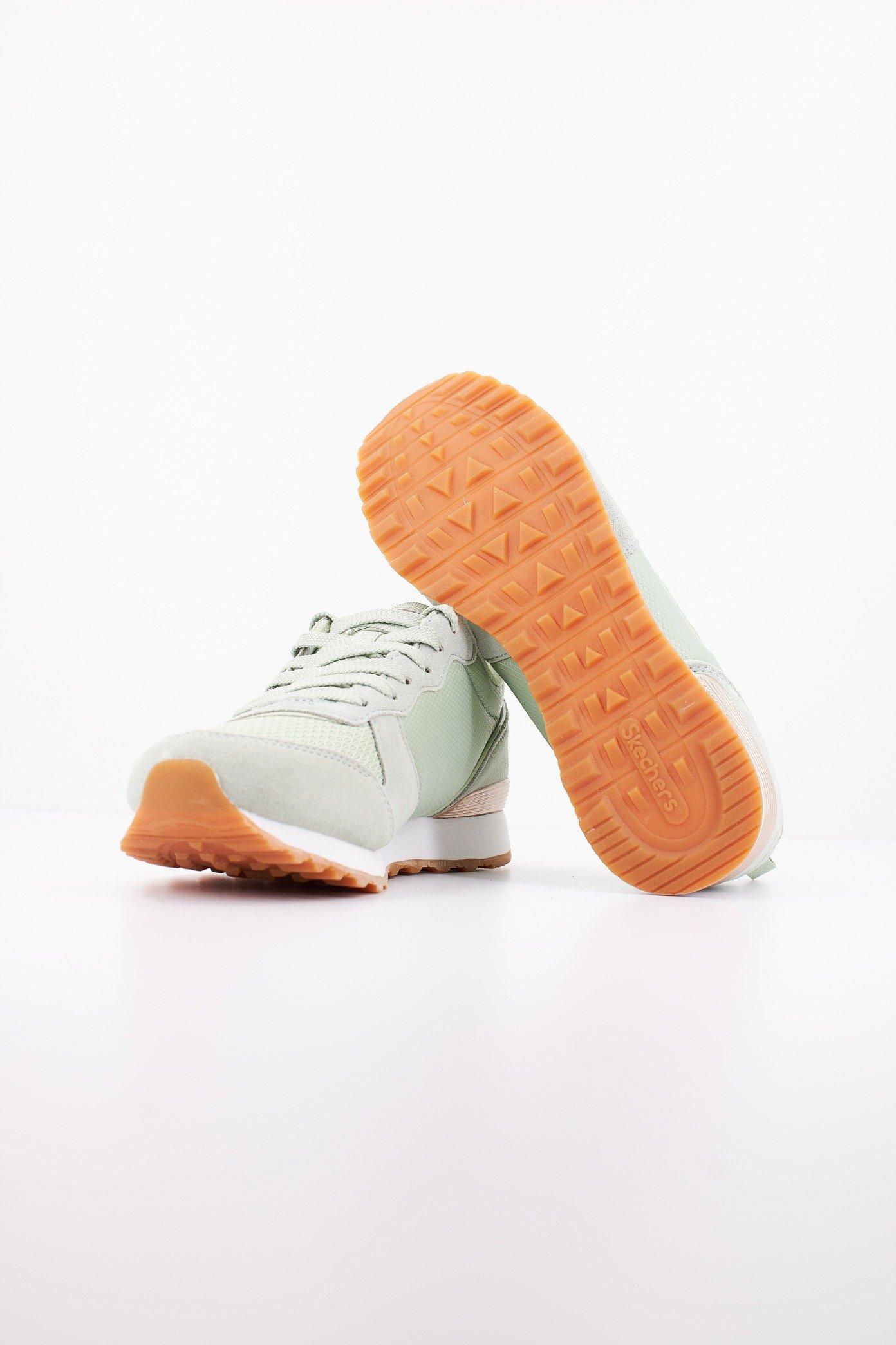SKECHERS RETROS-OG -GOLDN GURL en color VERDE (4)