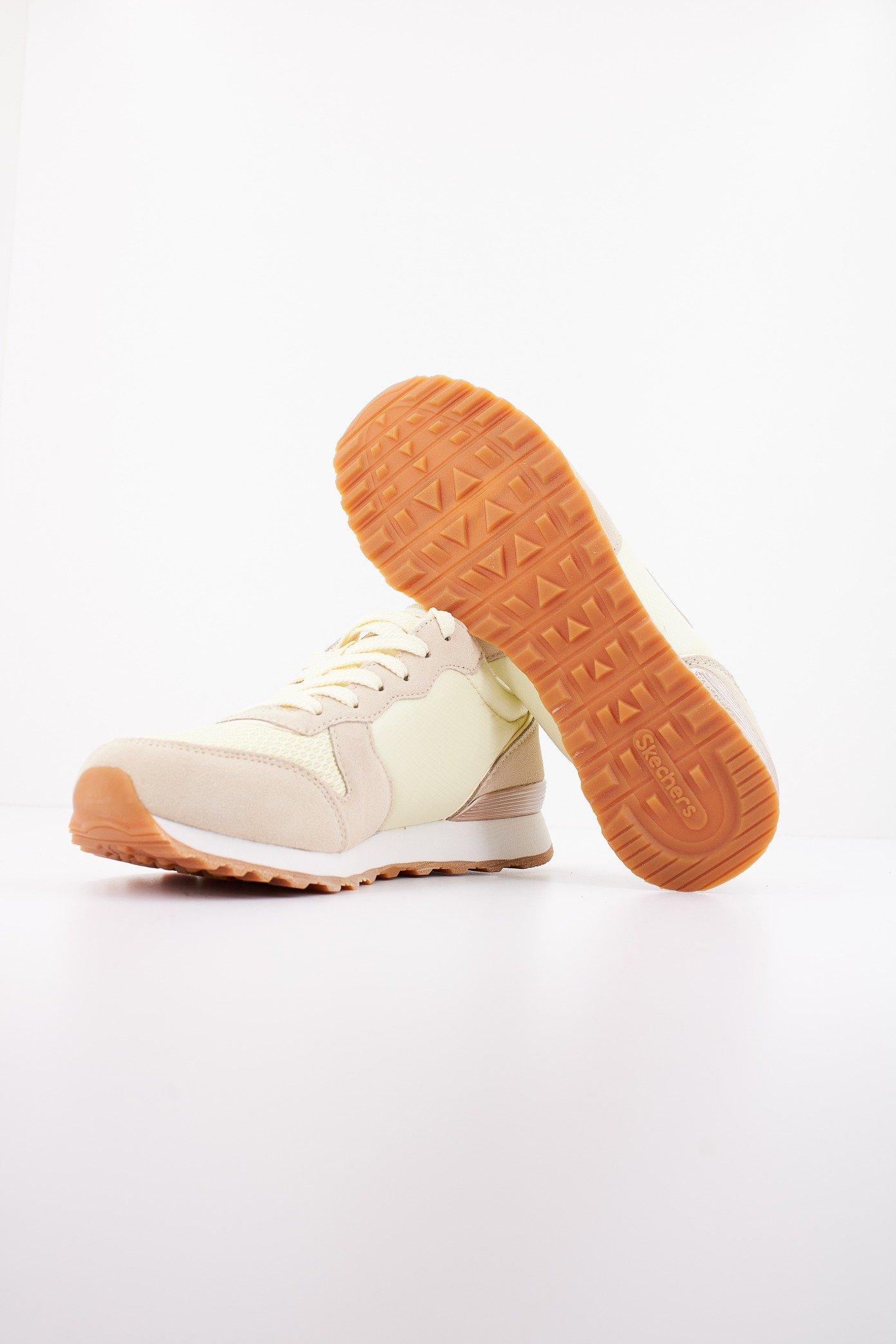 SKECHERS RETROS-OG -GOLDN GURL en color AMARILLO (4)