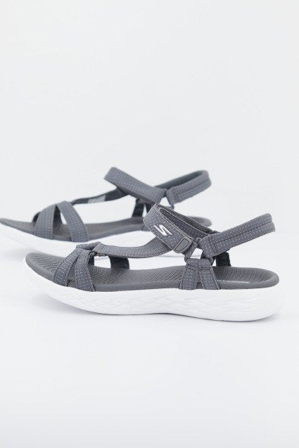 SKECHERS ON THE GO BRILLIANCY en color GRIS (1)