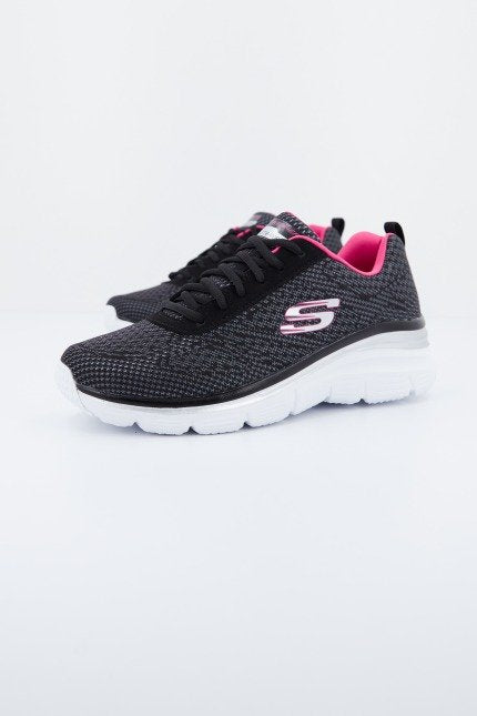 SKECHERS FASHION FIT-BOLD BOUNDARIES en color NEGRO (2)