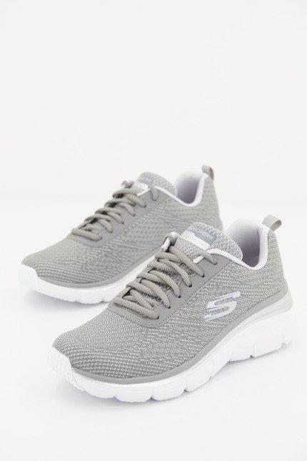 SKECHERS FASHION FIT BOLD BOUNDARIES en color GRIS (1)