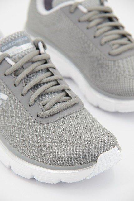 SKECHERS FASHION FIT BOLD BOUNDARIES en color GRIS (2)