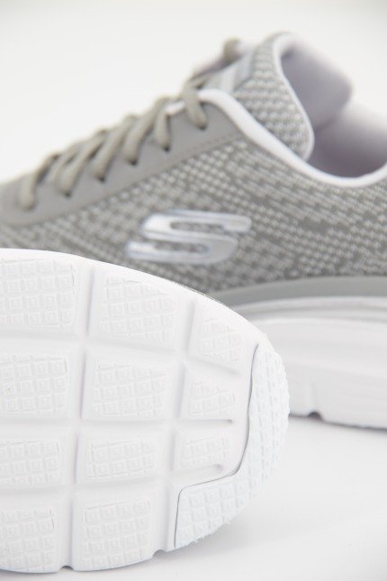 SKECHERS FASHION FIT BOLD BOUNDARIES en color GRIS (4)
