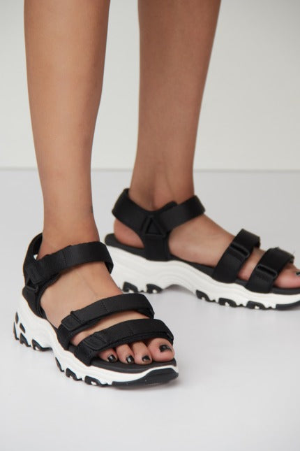 SKECHERS S en color NEGRO (5)