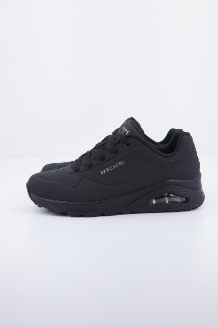 SKECHERS UNO -STAND ON AIR en color NEGRO (1)