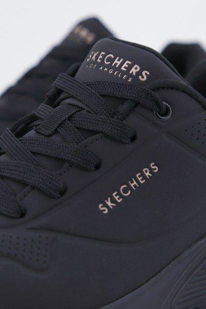 SKECHERS UNO -STAND ON AIR en color NEGRO (3)