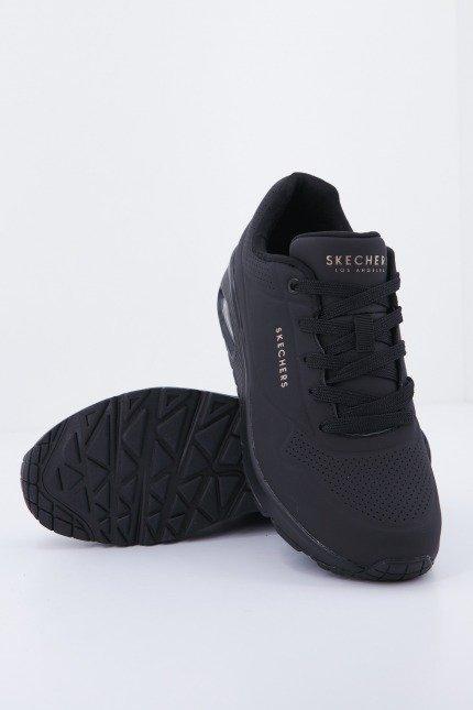 SKECHERS UNO -STAND ON AIR en color NEGRO (4)