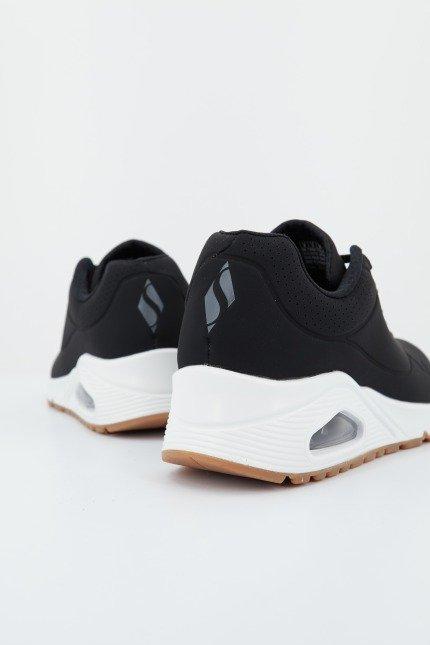 SKECHERS UNO STAND ON AIR en color NEGRO (3)